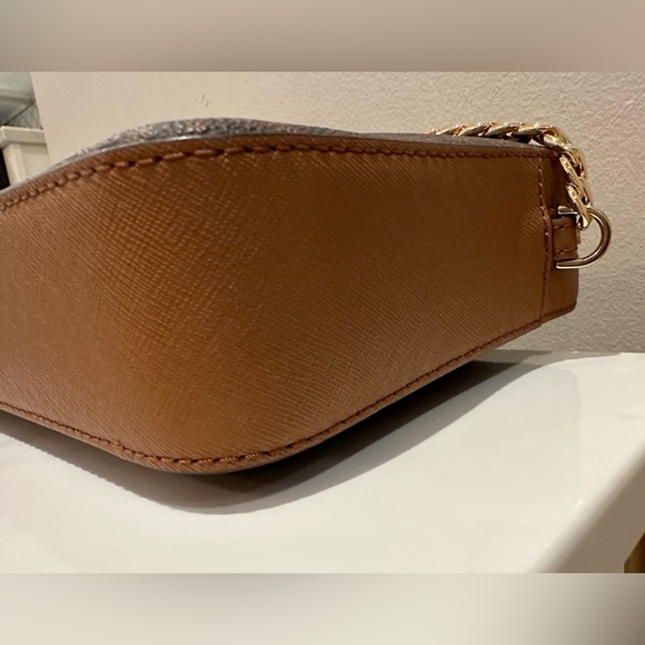 Michael Kors Large EW Jet Set Crossbody- Brown & Tan NWT - Picture 15 of 16